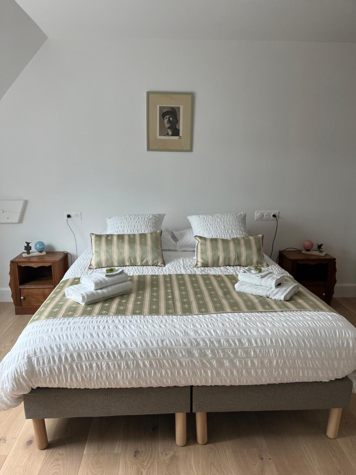 Chambre D'Hotes Le Domaine De La Vallee Saint-Martin-de-Varreville Zewnętrze zdjęcie